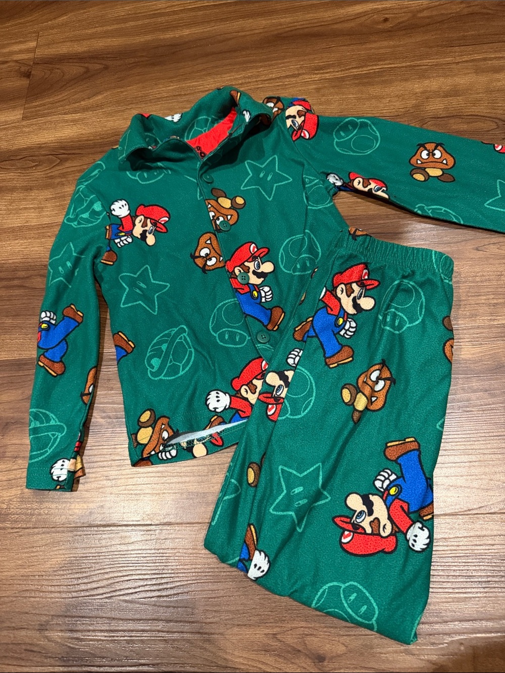Nintendo Boys Green Mario & Goomba Pajama Set